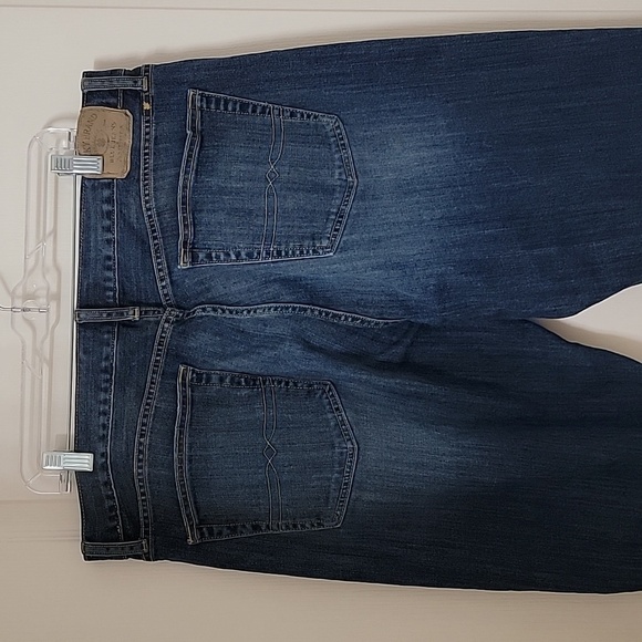 Lucky Brand, Size 38 x 30 Classic Fit Blue Jean.  Excellent Used Condition - Picture 12 of 12